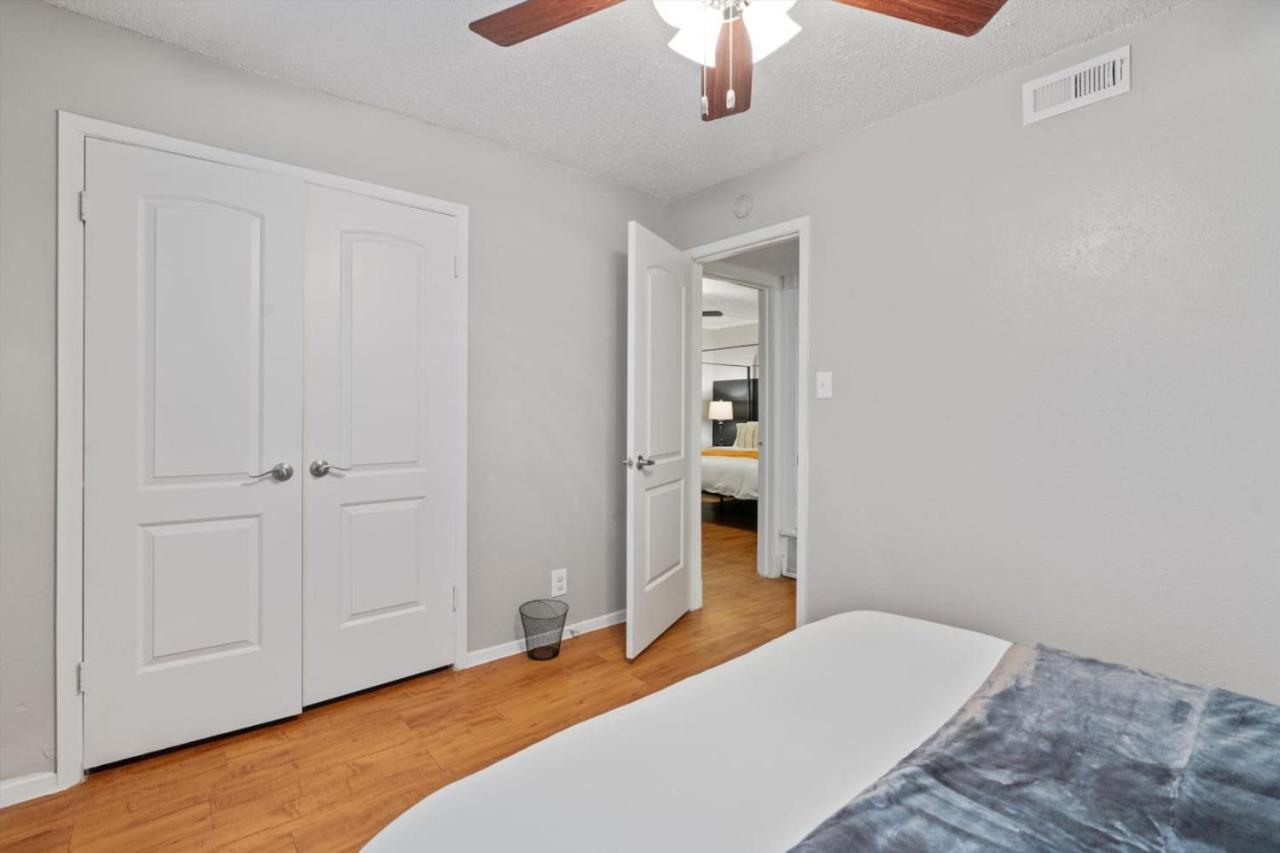 Mins To Downtown - Stunning Haven - Pool Apartment