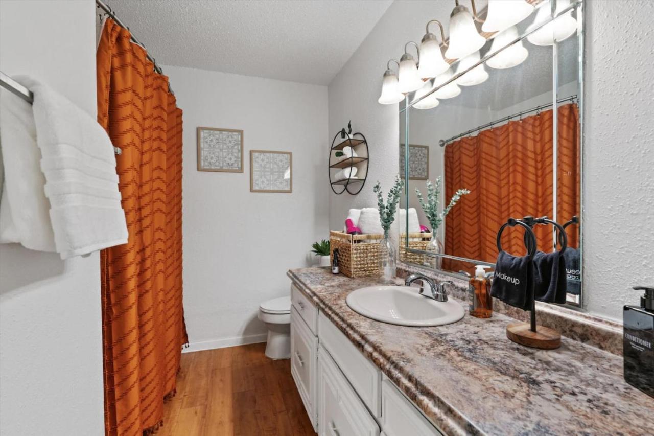 Apartment Mins To Downtown - Stunning Haven - Pool Austin